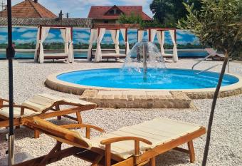 Vila Hubertus has Balcony rooms