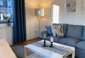 Haus Pirola Esens allows 18 year olds to book a room