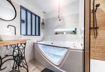 Love Loft Spa allows 18 year olds to book a room