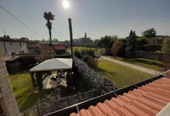 La Suggestiva Residenza Ortaia has Balcony rooms