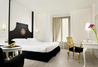 Palace Catania | UNA Esperienze has Balcony rooms