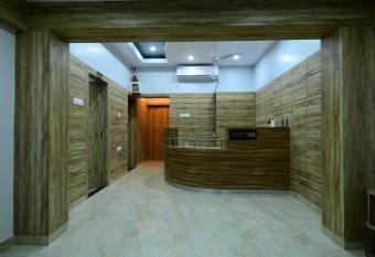 The Lake Castle has Balcony rooms