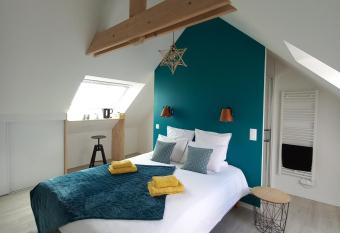 Chambre d h  tel tout confort au Pays des Abers allows 18 year olds to book a room