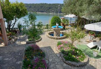 Family Deluxe Apartment Mirjana has Balcony rooms