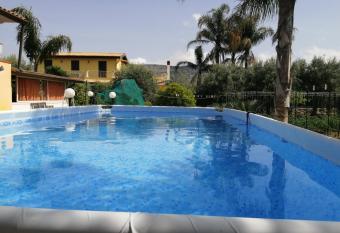 Villa Caterina has Balcony rooms