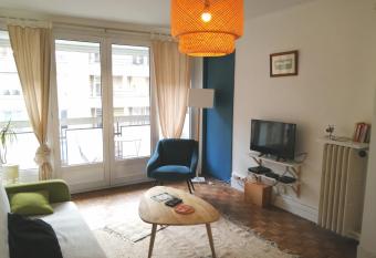 Caen entre ch  teau et eau has Balcony rooms