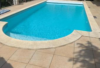 Chez les Michel has Balcony rooms