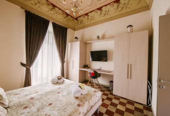 Le Camere dei Conti has Balcony rooms