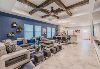 Modern 4 Br Near Downtown, Zoo allows 18 year olds to book a room