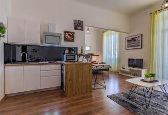 Apartment Dream Pula - City Centre has Balcony rooms