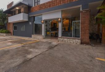 PH 19 Guesthouse Hotel in Gazcue has Balcony rooms