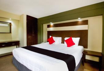 Hotel La Fuente, Saltillo allows 18 year olds to book a room