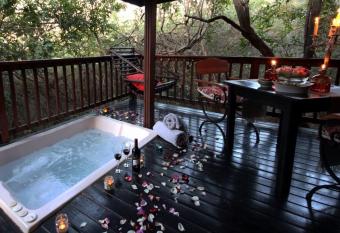 Thulamela Couples Retreat allows 18 year olds to book a room