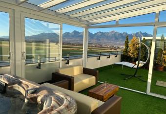 Tatra billetee apartm  n s luxusn  m v  h  adom na Vysok  Tatry a s  kromn  m wellness has rooms with a private hot tub