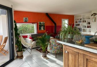 Le Spot // Mer et Maisons has Balcony rooms