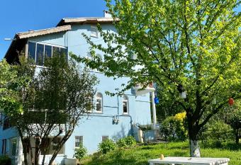 Ma  ukiye Home Suit Apart has Balcony rooms