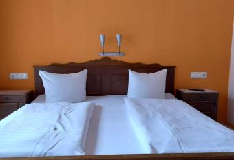 Gasthof zum Pfandl has Balcony rooms