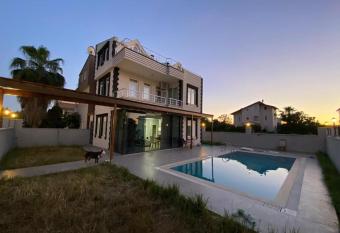 Comfortable Villa 2 has Balcony rooms