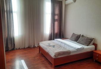 Twu-bedroom apartment on Nizami street allows 18 year olds to book a room