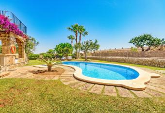 Can Miquel has Balcony rooms