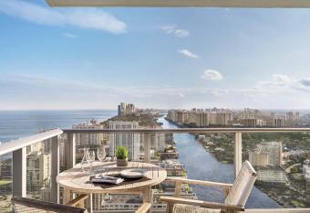 Luxury 3B/2,5B Breathtaking views with Beach Access has Balcony rooms