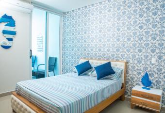 Apartamentos Reserva Del Mar Santa Marta has rooms with a private hot tub