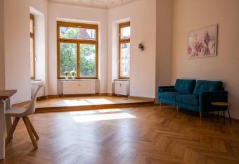 tRAUMhaus has Balcony rooms