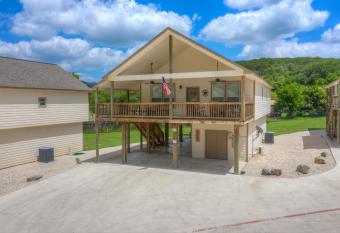 Let's Go Tubing! Awesome House-Next to River! has Balcony rooms