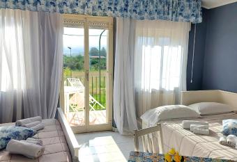 Villa Nadira allows 18 year olds to book a room
