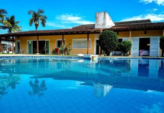 Linda casa no Guaruja h   5 minutos da praia allows 18 year olds to book a room