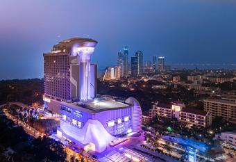 Grande Centre Point Space Pattaya has Balcony rooms