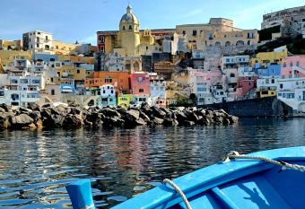 La Casa Azzurra allows 18 year olds to book a room