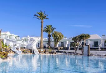 MYND Yaiza has Balcony rooms