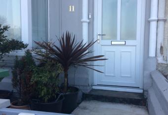 Lovely little flat by the sea in Cleethorpes allows 18 year olds to book a room