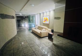 Ap grande 5 minutos da praia de Boa viagem e 5 min aeroporto Recife has Balcony rooms