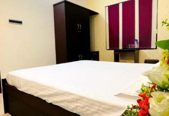 Sunny Daze has Balcony rooms