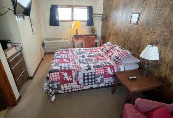 Kozy Rest Motel - Room 1 allows 18 year olds to book a room