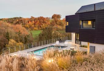 Chambres d   h  tes les Grisons allows 18 year olds to book a room