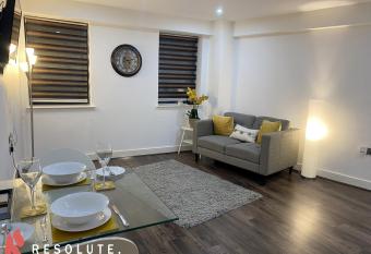 Newly Renevated Historic 1 Bedroom Apartment - Jewellery Quarter Central Birmingham has Balcony rooms