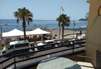 Polifemo has Balcony rooms