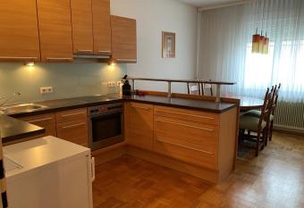 Hopfeld - Apartment allows 18 year olds to book a room