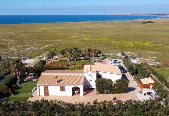 Villa Mafaradda a pochi passi dal Mare has Balcony rooms