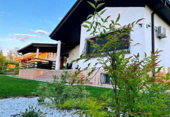 Villa Ali - Lascia volare il pensiero! has Balcony rooms