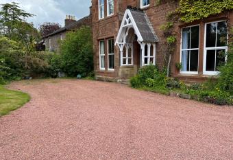 Edenwood, The Green, Wetheral allows 18 year olds to book a room