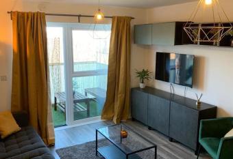 Lovely 1-bed serviced apartment with free parking has Balcony rooms