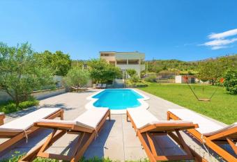 Holiday home Joanna- with pool has Balcony rooms