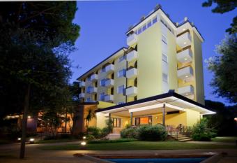 Hotel Venezia has Balcony rooms