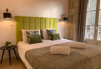 Lost Inn Porto Hostel has Balcony rooms