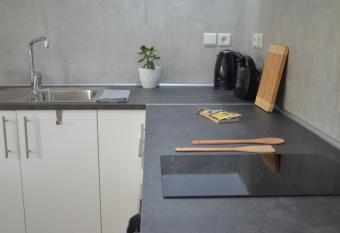 Mountain View - Resort I allows 18 year olds to book a room