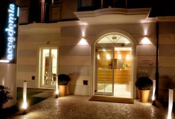 Accademia Hotel has Balcony rooms